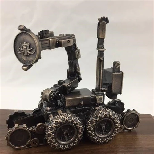 A titánötvözetből készült keretek újradefiniálják a bombaártalmatlanító robot...